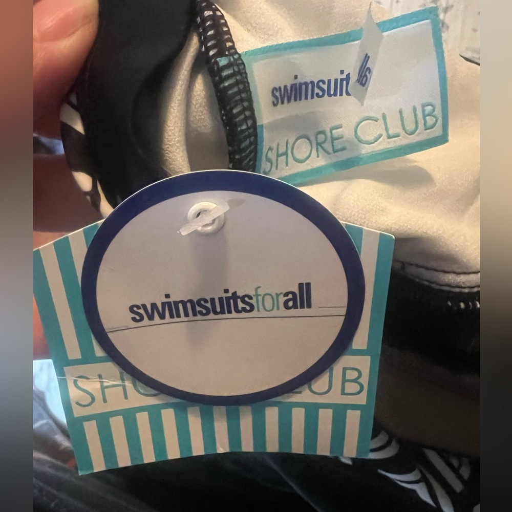 NWT swim dress, size 24W, lined cups, black and white.  Shore Club swim suit - Picture 4 of 6